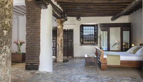 Suite familiar (The Cisterns)