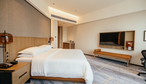 Habitación, 1 cama de matrimonio grande, vistas a la ciudad