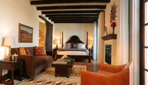 Rooftop Colonial Suite