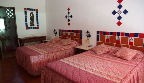 Habitación triple, 2 camas dobles