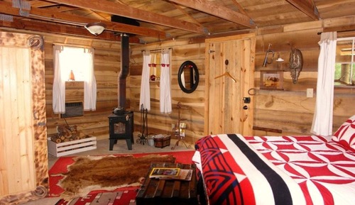 Habitación (Porch Cabin - Shares bath with Saddle)
