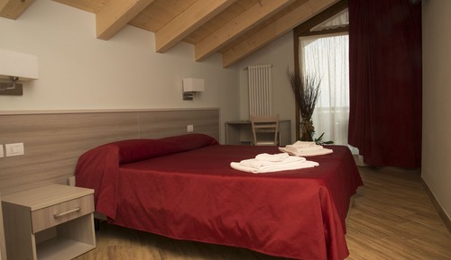 Habitación doble, en edificio anexo