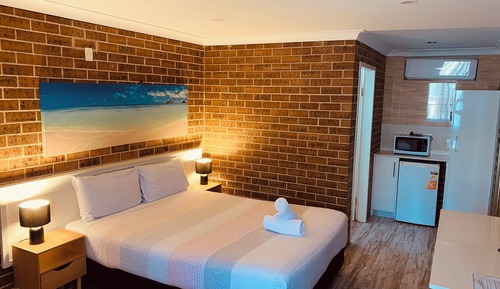 Habitación clásica, 1 cama de matrimonio, frigorífico y microondas, planta baja