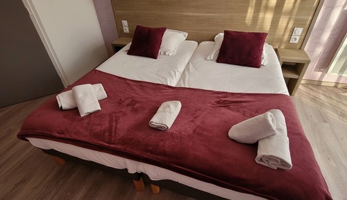 Habitación con 2 camas individuales, terraza