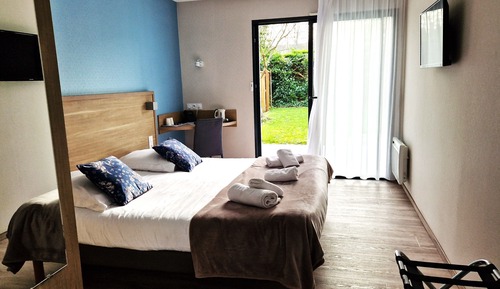 Habitación Confort doble, 1 cama de matrimonio, en la zona del jardín
