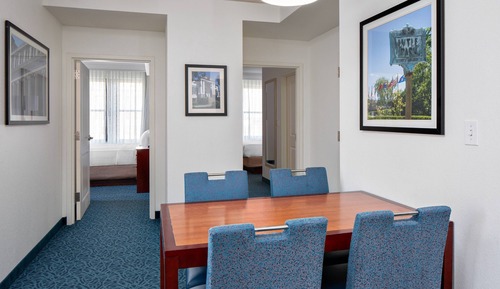 Suite, 1 habitación (Mobility/Hearing Access, Roll-In Shwr)