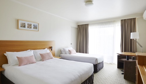 Habitación triple, balcón