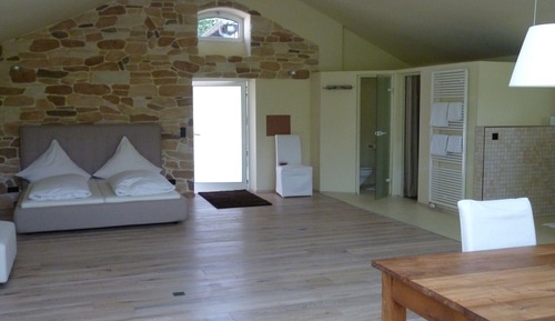 Suite estudio Confort, terraza (Cream)