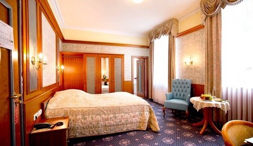 Habitación individual (with french bed)