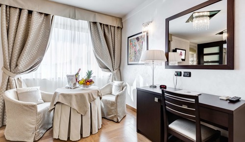 Suite, 1 cama de matrimonio grande, bañera de hidromasaje