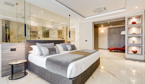 Suite, 1 cama de matrimonio grande, balcón (Living Room)