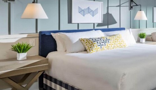 Habitación, 1 cama de matrimonio grande (Partial Coastal View King)