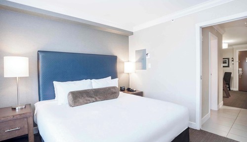 Suite familiar, cocina básica (1 King Bed, 2 Single Beds)