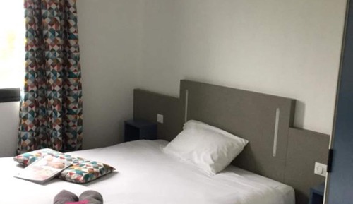 Habitación, varias camas
