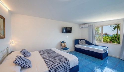 Habitación superior con 1 cama doble o 2 individuales
