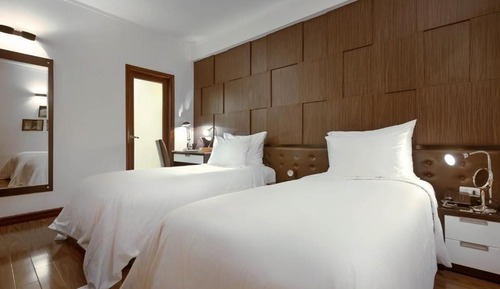 Habitación estándar con 1 cama doble o 2 individuales, 1 habitación, sin ventanas