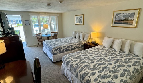 Habitación estándar doble, baño privado (2 Queen Beds 2nd floor)