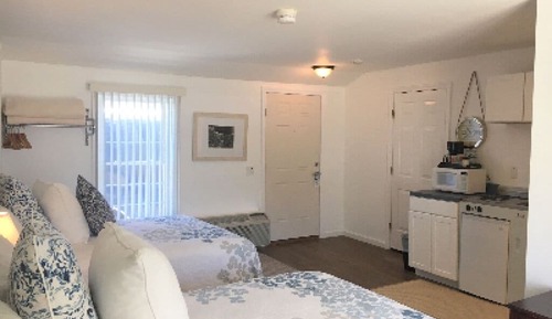 Casa de campo Premium, baño privado (2 Queens w/Kitchenette )