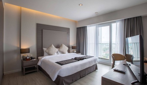 One Bedroom Suite