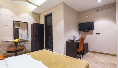Suite room with kitchenette