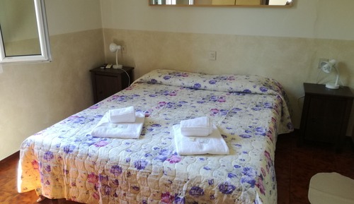 Habitación estándar con 1 cama doble o 2 individuales