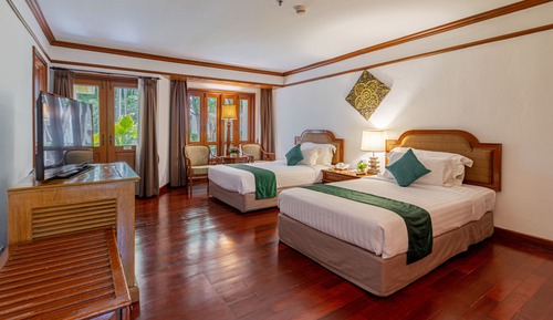 Habitación superior, vistas al jardín