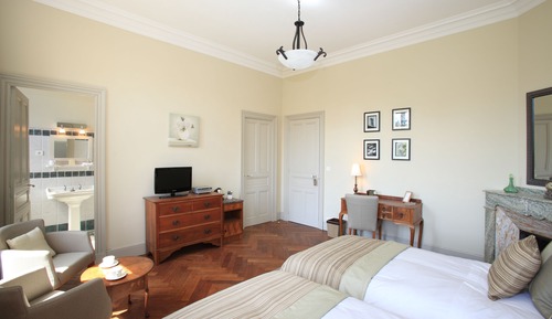 Habitación superior con 1 cama doble o 2 individuales