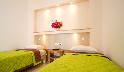 Habitación superior con 1 cama doble o 2 individuales