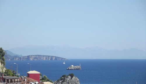 Estudio, vistas al mar