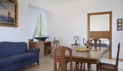 Habitación triple, en edificio anexo