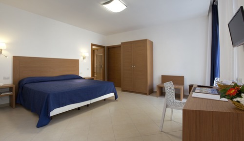 Habitación doble, en edificio anexo