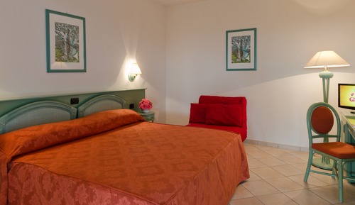 Habitación doble, acceso a la piscina