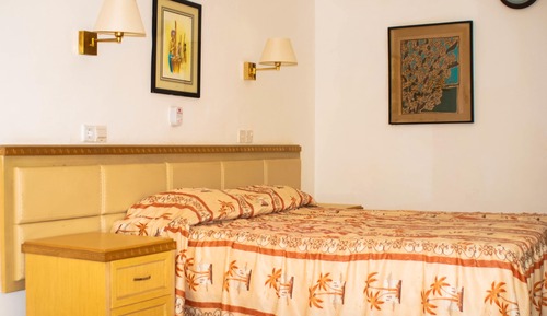 Habitación estándar con 1 cama doble o 2 individuales