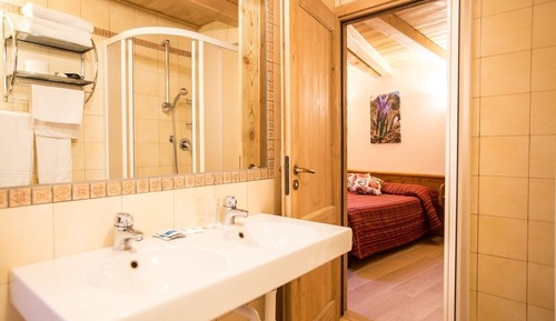 Habitación cuádruple clásica, baño privado