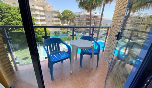 Estudio, vistas a la piscina