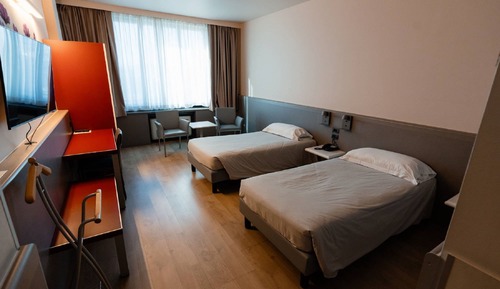 Habitación con 2 camas individuales