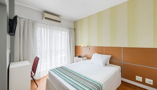 Habitación básica, 1 cama de matrimonio grande