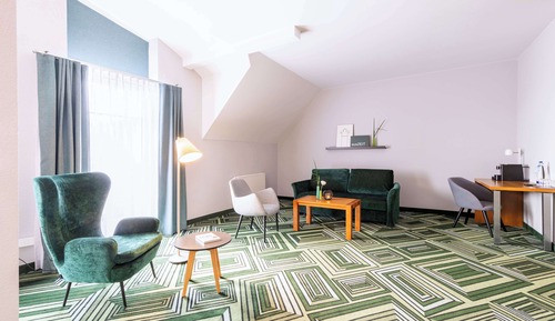 Habitación Deluxe, 2 camas individuales, balcón (with Sofabed)