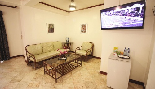 Suite, 2 camas de matrimonio, junto a la piscina