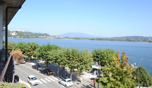 Habitación superior, 1 cama de matrimonio, balcón, vistas parciales al lago