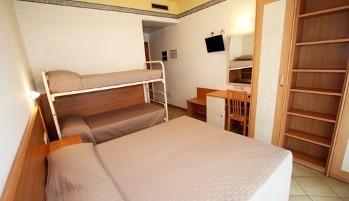 Habitación Confort, varias camas