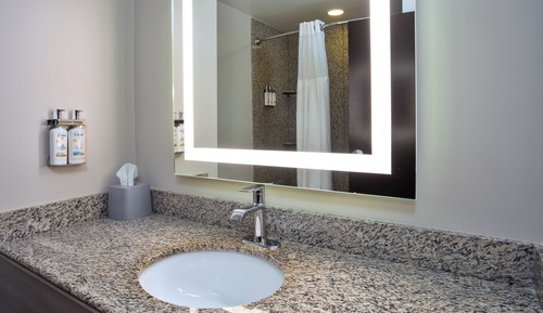 Habitación, varias camas (Communications, Mobility, Access Tub)