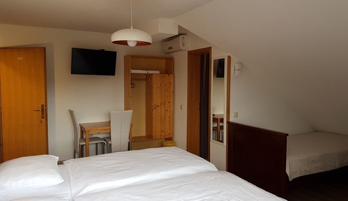 Habitación cuádruple, balcón, vistas al parque