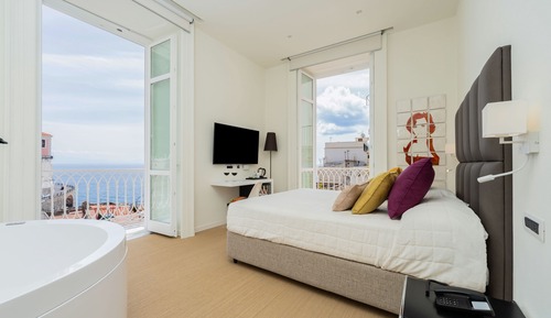 Habitación superior, bañera de hidromasaje, vistas al mar