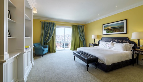 Executive - City or Garden View - Low Floors 1,2,3 of East wing and requiring 2 lifts to be accessed