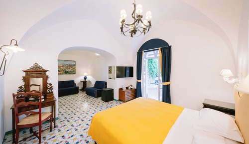 Habitación superior con 1 cama doble o 2 individuales