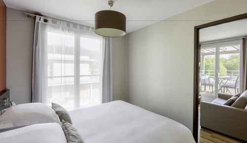 Suite, 1 cama de matrimonio con sofá cama, cocina básica (with Sofabed)