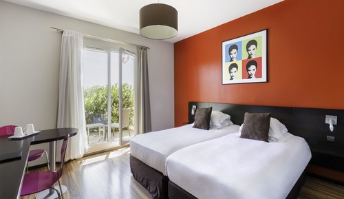 Habitación Confort, 1 cama de matrimonio grande, cocina básica