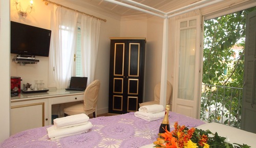Suite, vistas al jardín (Earth)