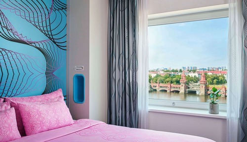 Suite junior (nhow Extra Bed 2 Adults + 1 Child)